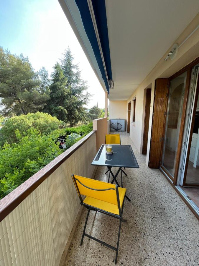 T2 Avec Terrasse & Parking A 5 Min Du Centre, 10 Min Des Plages อิแยร์ ภายนอก รูปภาพ